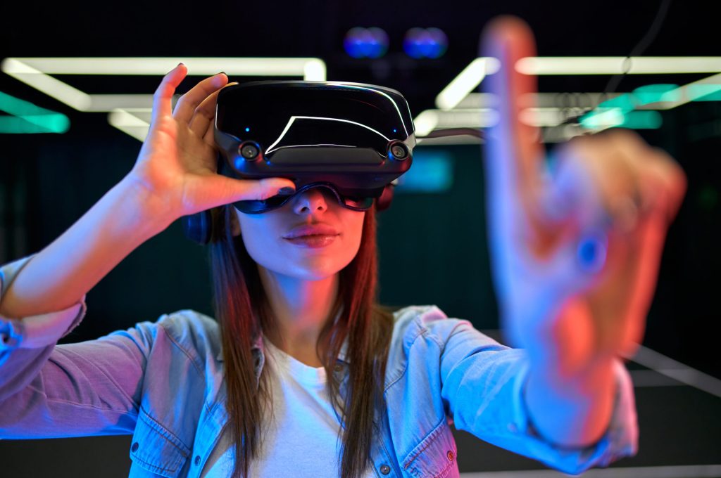 The Impact of Virtual Reality on Marketing: Opportunities and&nbsp;Challenges